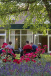 ... de grote binnentuin.